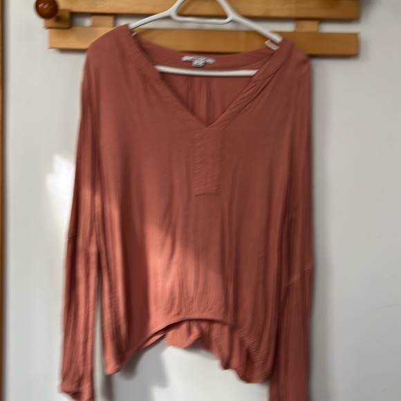 Women's crop blouse. - Picture 1 of 2